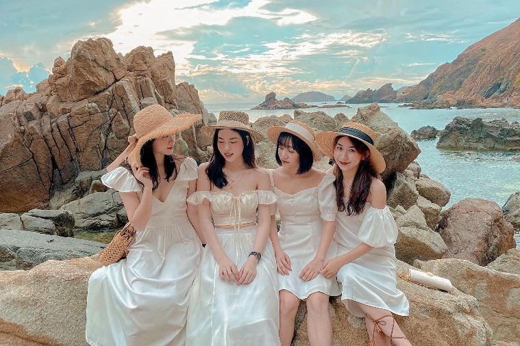 Tour Quy Nhơn - Kỳ Co - Eo Gió - Nhà Thờ Mằng Lăng - Bãi Xép 2 Ngày 1 Đêm